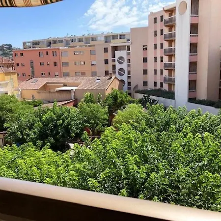 Apartment Climatise Au Centre-ville Du Lavandou Avec Parking Securise Et Terrasse - Fr-1-308-184 *